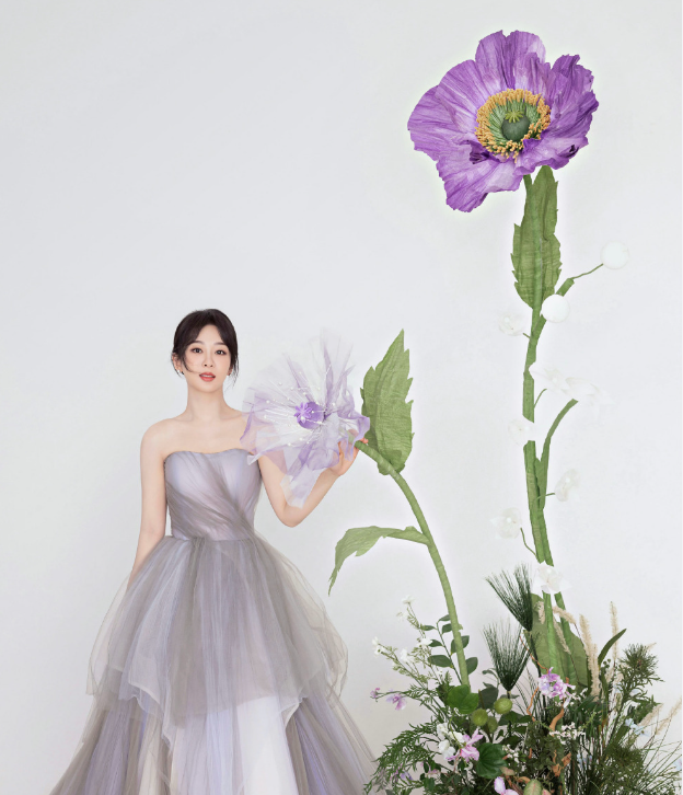 杨紫520婚纱大片曝光,人比花娇美得不像话,网友:是要结婚了吗