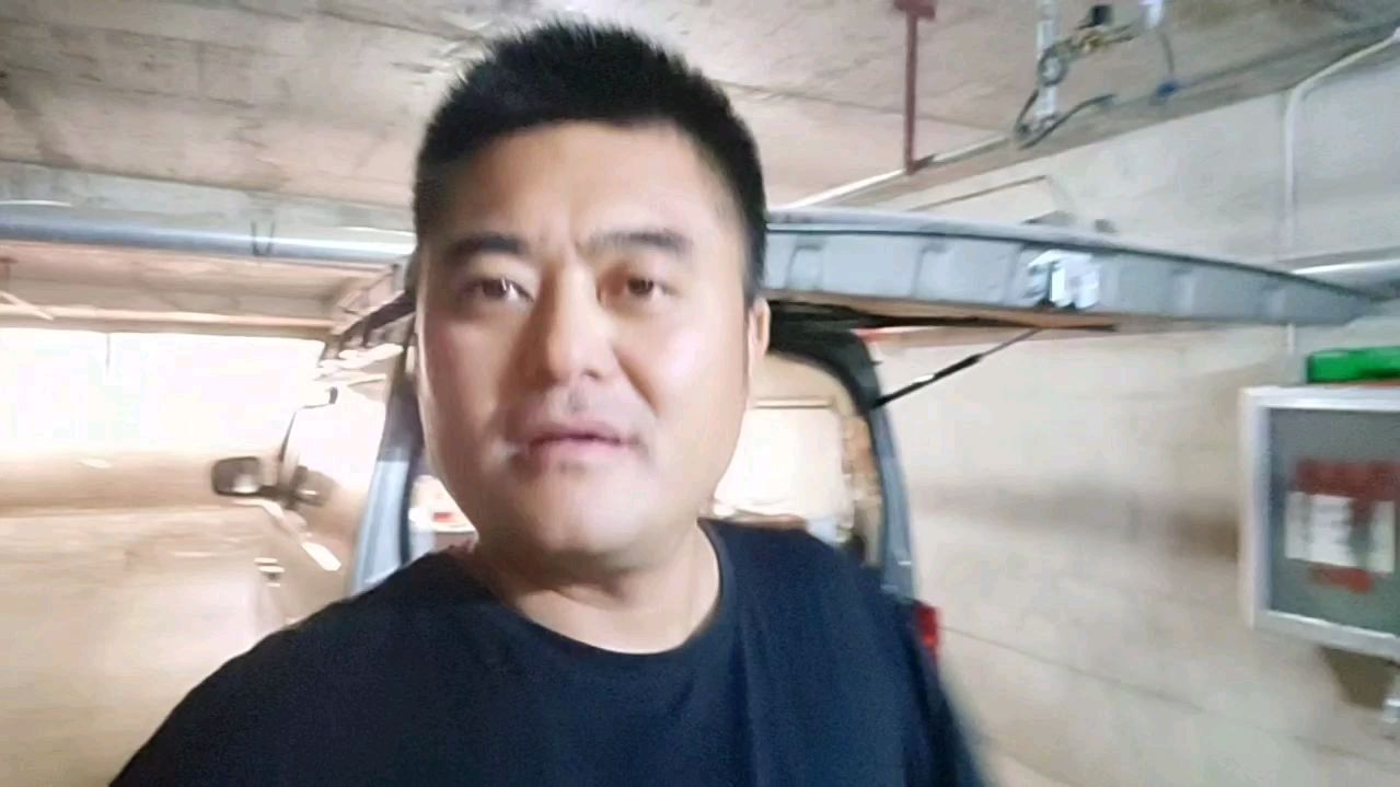 长安面包车改装床车,麻雀虽小,五脏俱全吃住睡一体,全部在车上