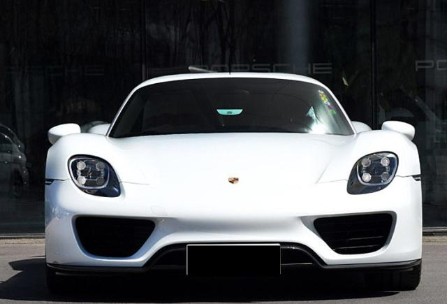 现如今最贵的保时捷,长4.6米,前脸杀气十足,你不心动吗
