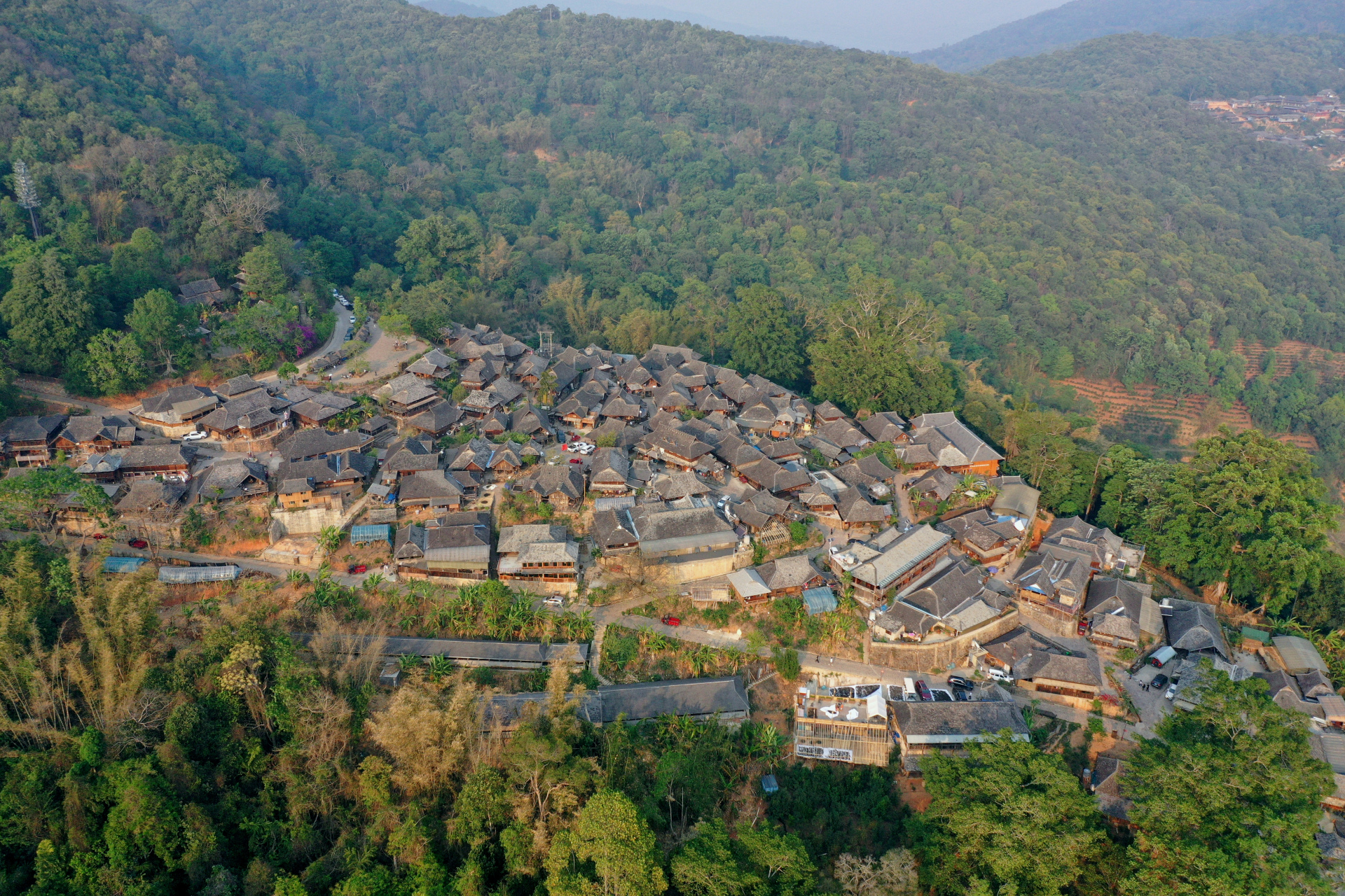 翁基与糯岗,是景迈山上保护得最好的两个少数民族村寨之一.