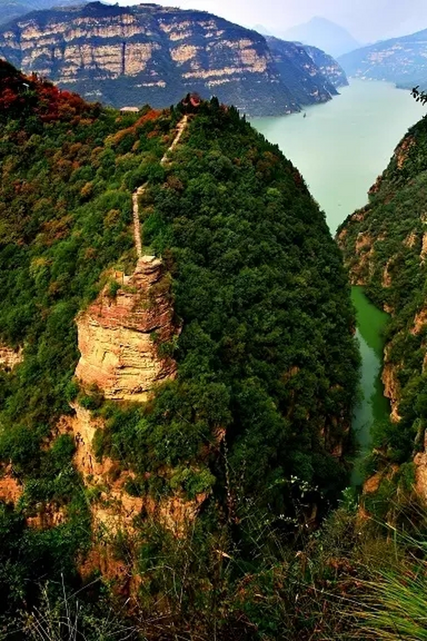 黄河丹峡景区位于三门峡市渑池县北21公里的黄河岸边,景区分为黄河