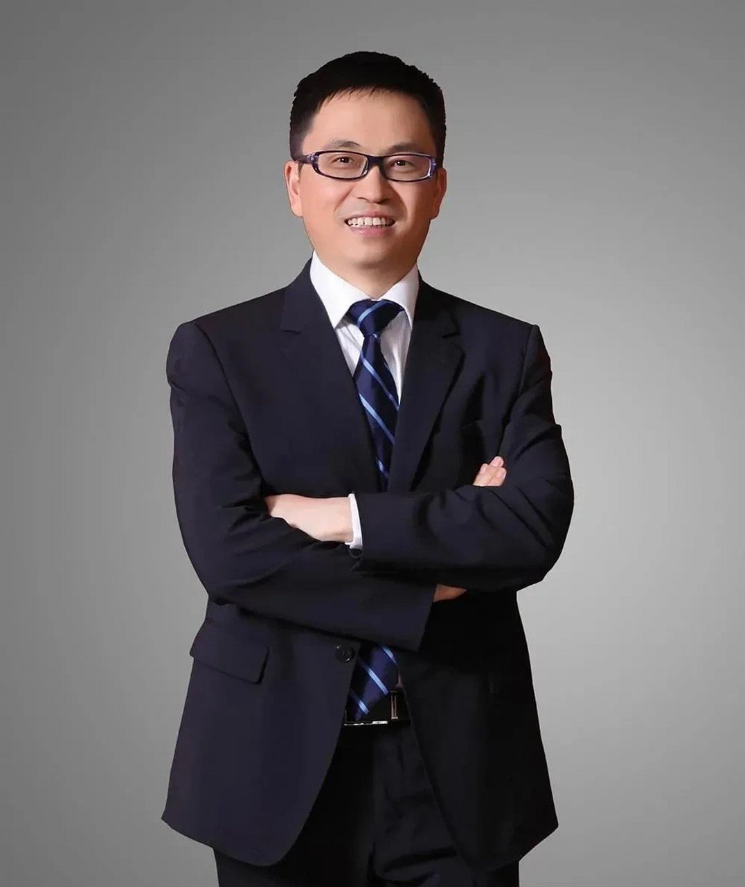 一次,主持人问高瓴资本创始人张磊:"在家里,你夫人都是听你的吗?