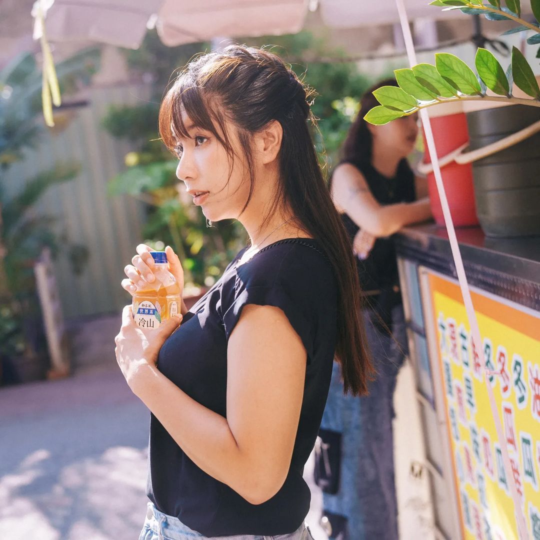 「台湾第一女优」嫌卖淫2万好少圤智雨揭她拍av惊人片酬