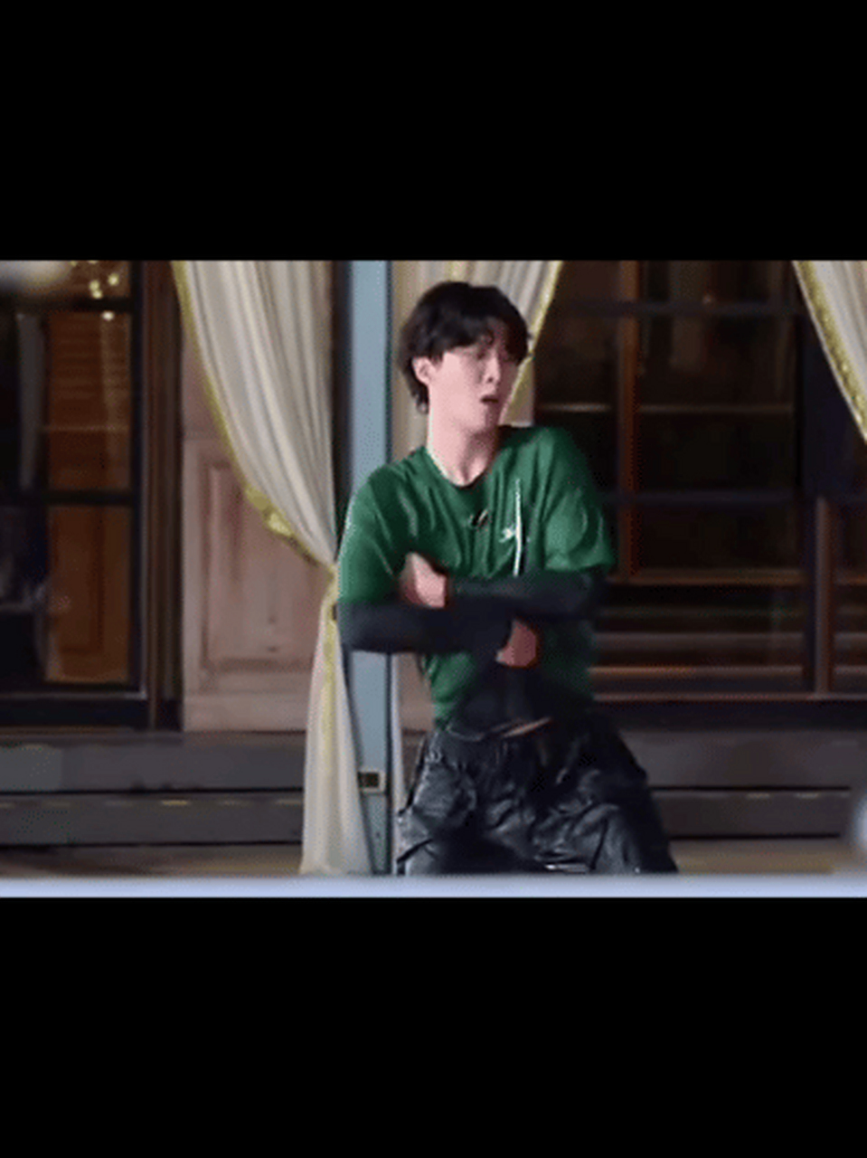 范丞丞贡献了最搞笑的freestyle,白鹿贡献了最搞笑的表情包[大笑]