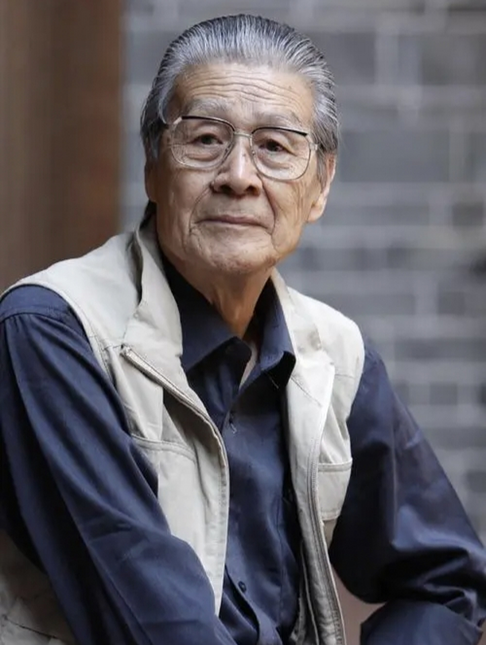 蓝天野:白天当演员,晚上当特工,隐姓埋名75年……