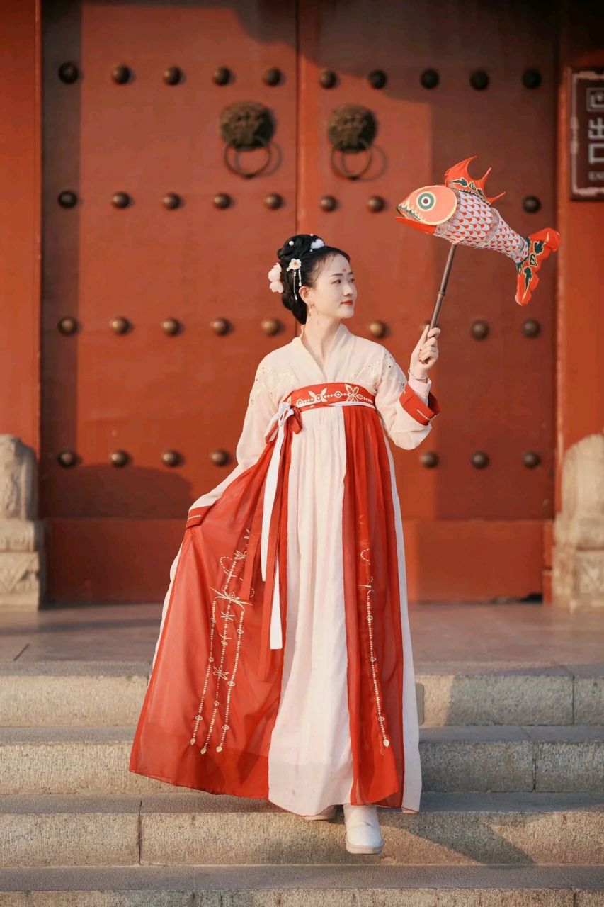 一片式穿孔齐胸襦裙春夏款