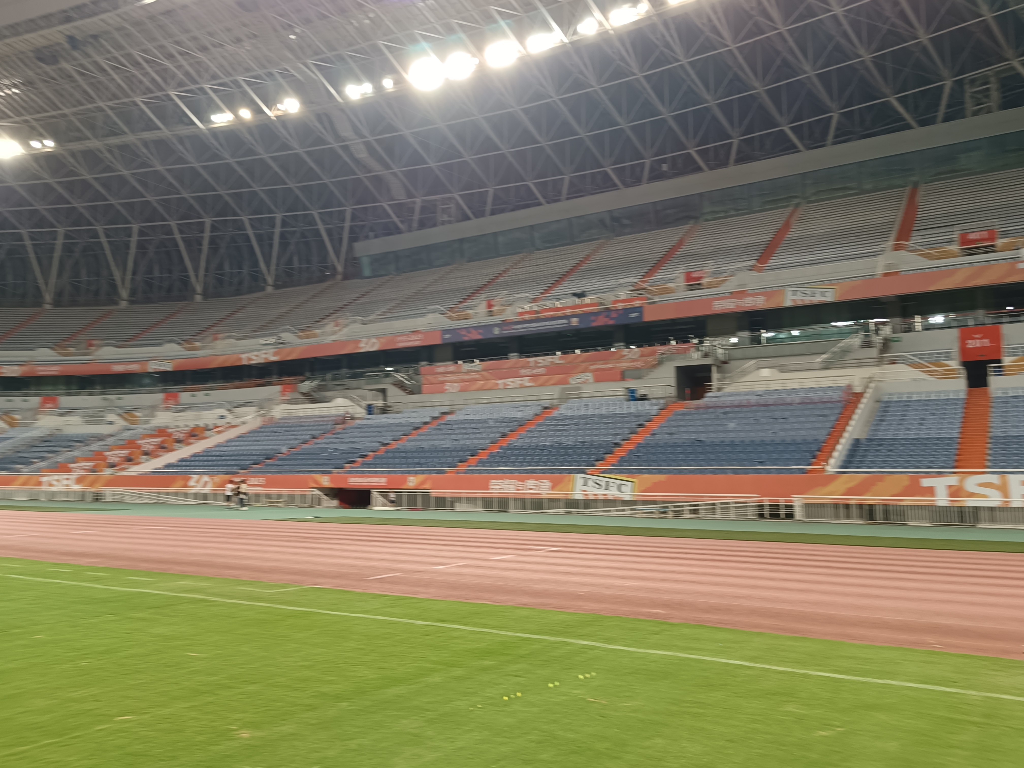 鲁能大球场,激情与雄伟壮观