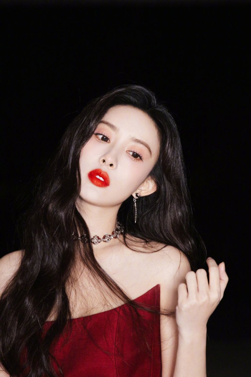 孟子义高清壁纸头像(五十七)[亲吻]