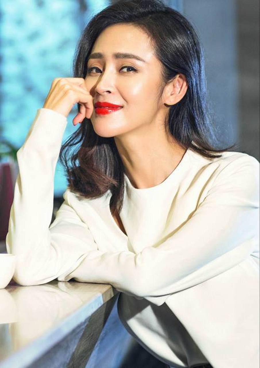 电视剧(金婚)"多多"扮演者于明加