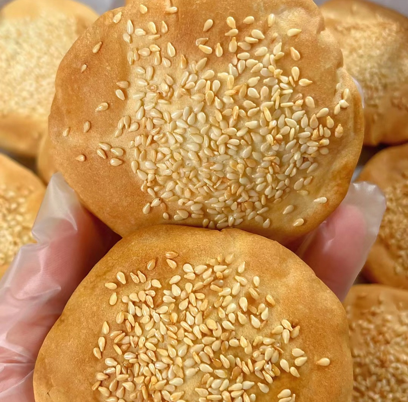 空心椒盐芝麻饼,不用发面,不用揉面,又脆又香.