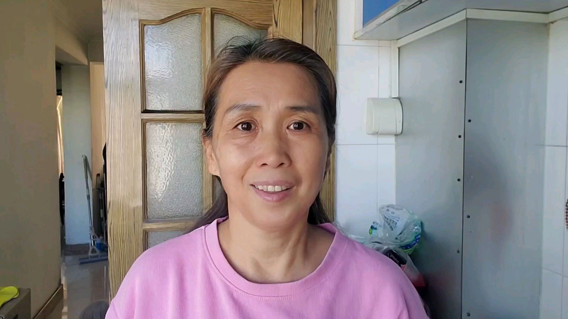 土豆是常见的蔬菜,吃法多种多样,土豆丝拌面是必备的家常菜