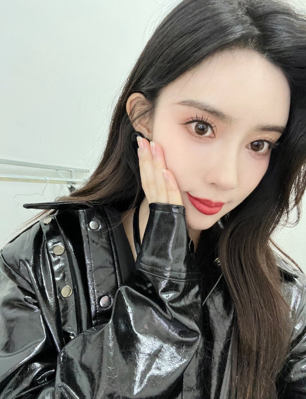 孟子义高清壁纸头像(九十三)[比心]