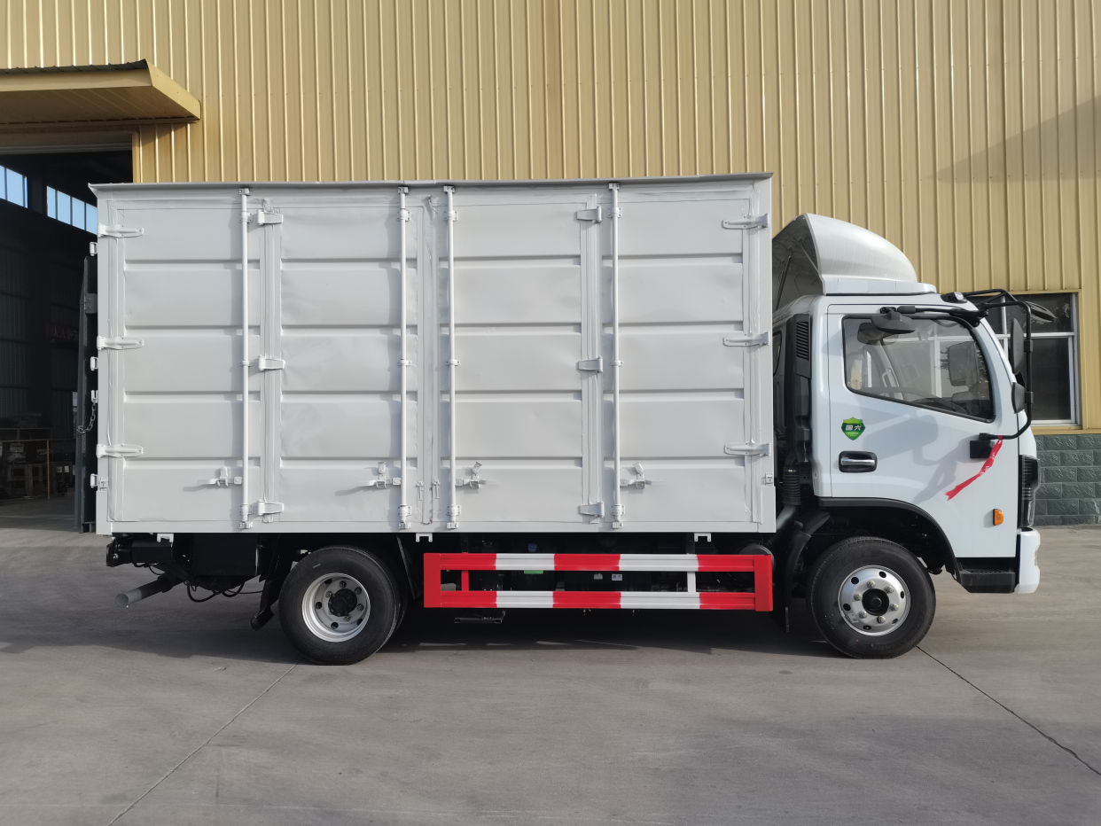 东风福瑞卡4米2厢式货车