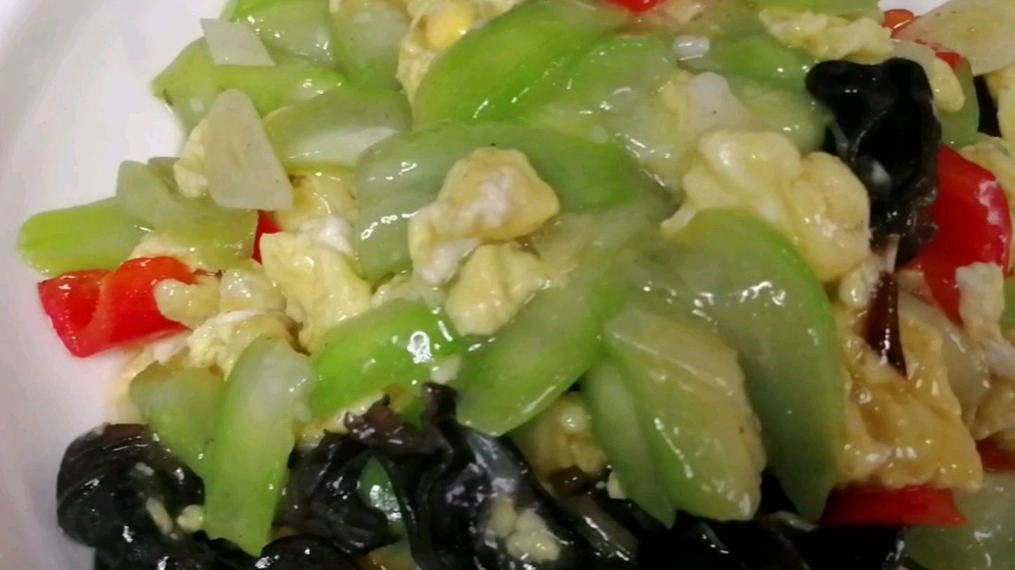 丝瓜搭配这两种食材,味道鲜美,具有清热解暑,美容润肤的功效!