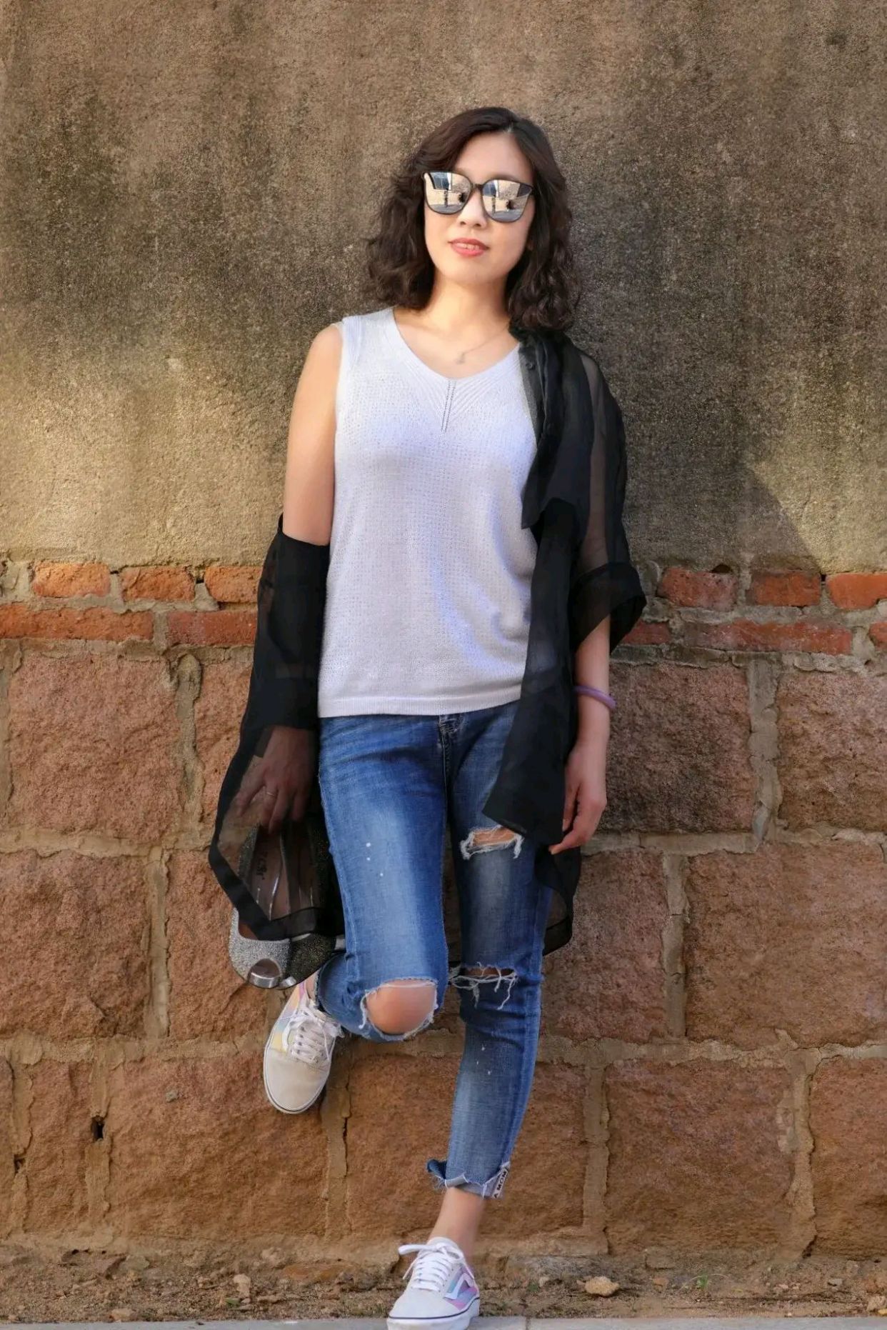 居家美妇晒靓照,尽显妙曼身材