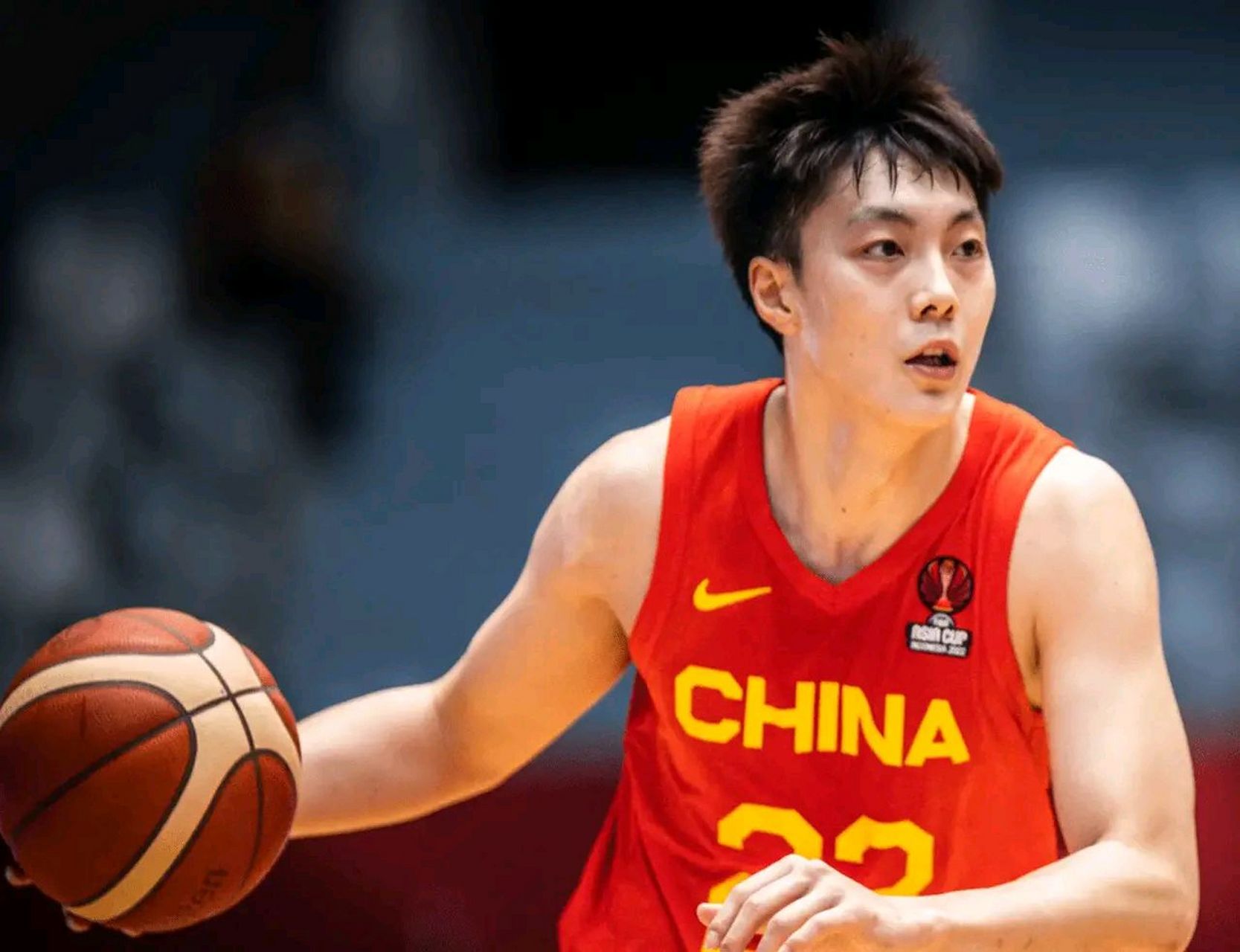 昨天,中国男篮和广厦的热身赛中,胡明轩出战25分钟投篮4中2,罚球6中4