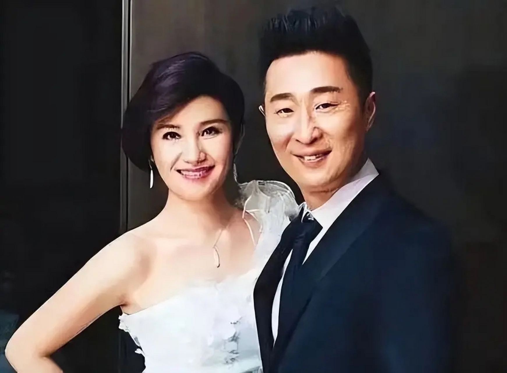 有一次,林永健陪老婆逛街,老婆看上了一条lv的短裤要5800元,林永健