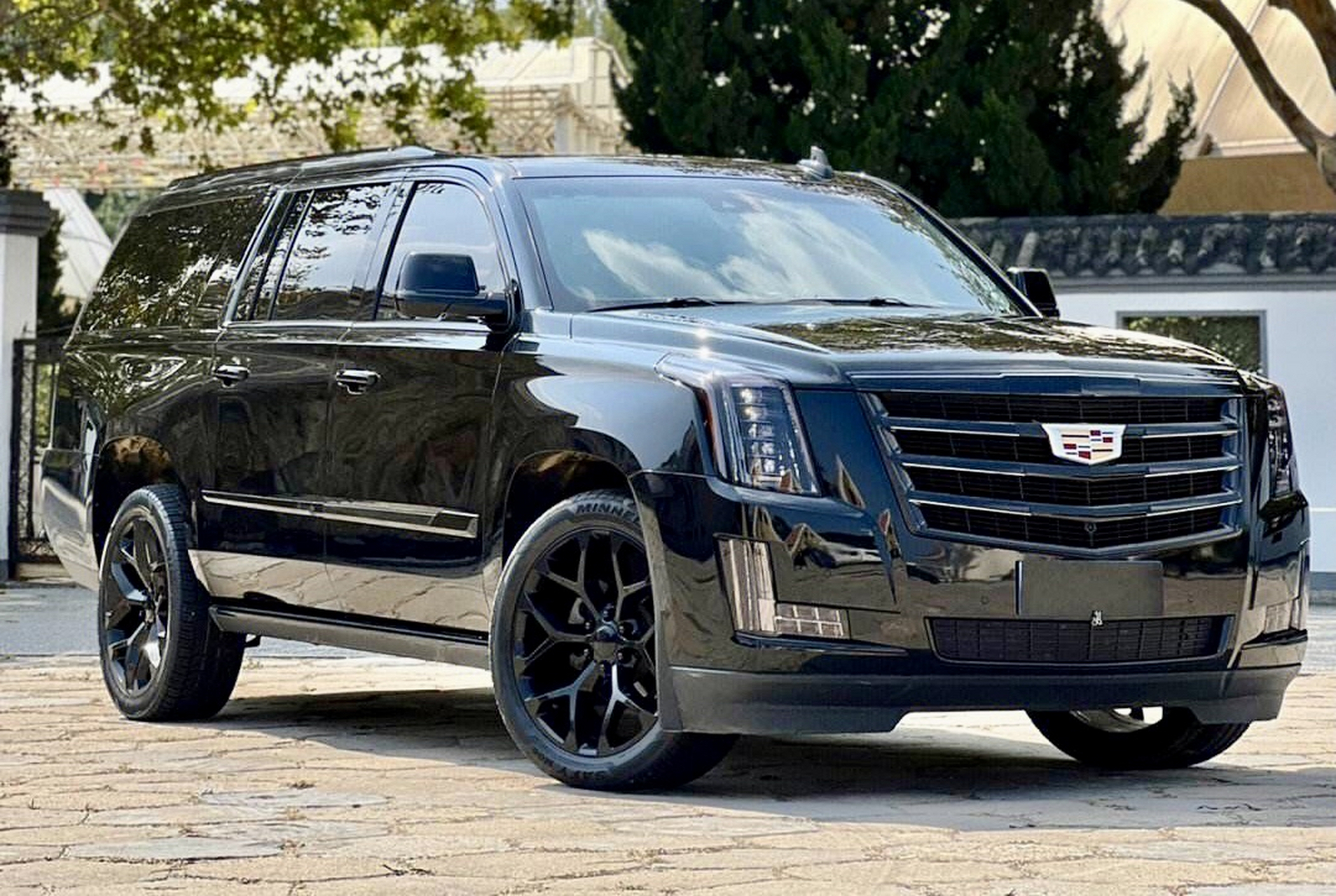 大家觉得是凯迪拉克的凯雷德霸气,还是雪弗兰的萨博班霸气?