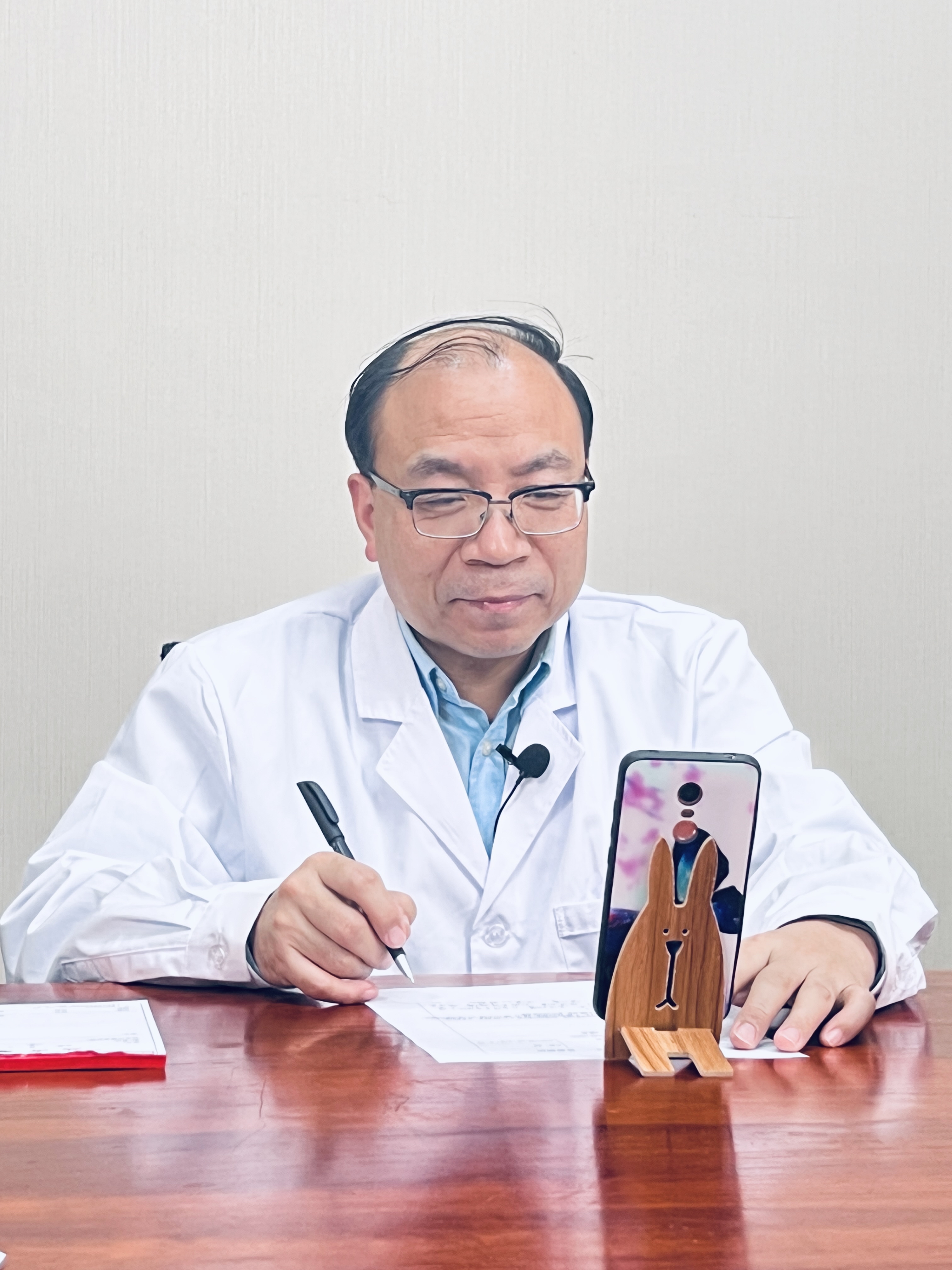 另外:北方春季风盛,不要随意减衣,以免受风邪侵袭