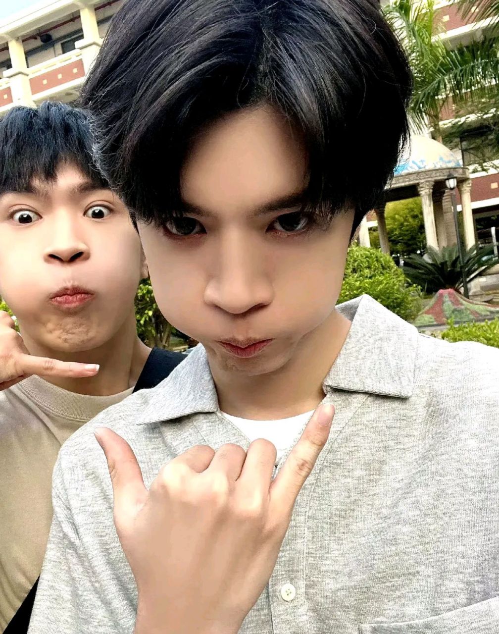 马伯骞,羞哒哒的神情让人无法抗拒  马伯骞和陈哲远展现出了一种难以