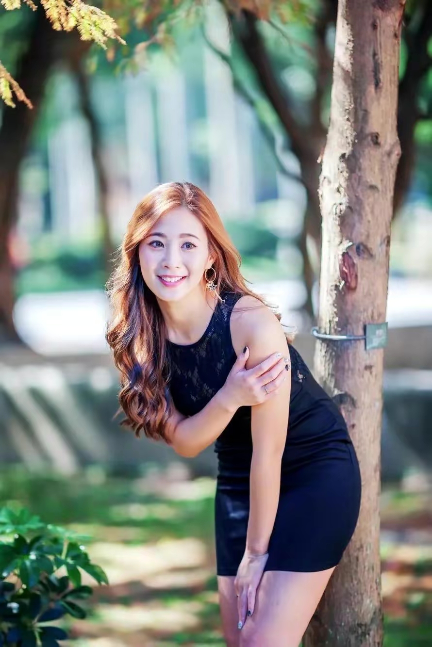 美丽大方气质高雅的美妇风韵无限