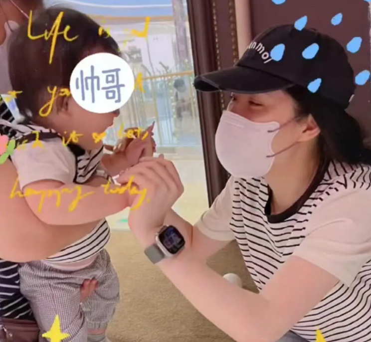 郭碧婷泳装生图曝光,有小肚腩和普通人没区别,当妈后太接地气