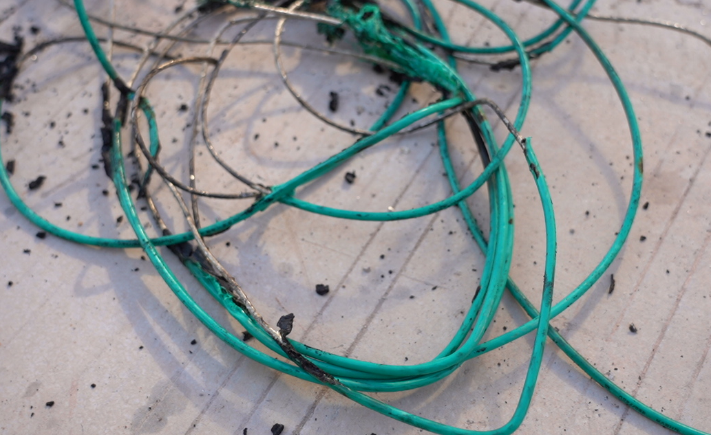 怎么自检家里的电线电缆老化情况?