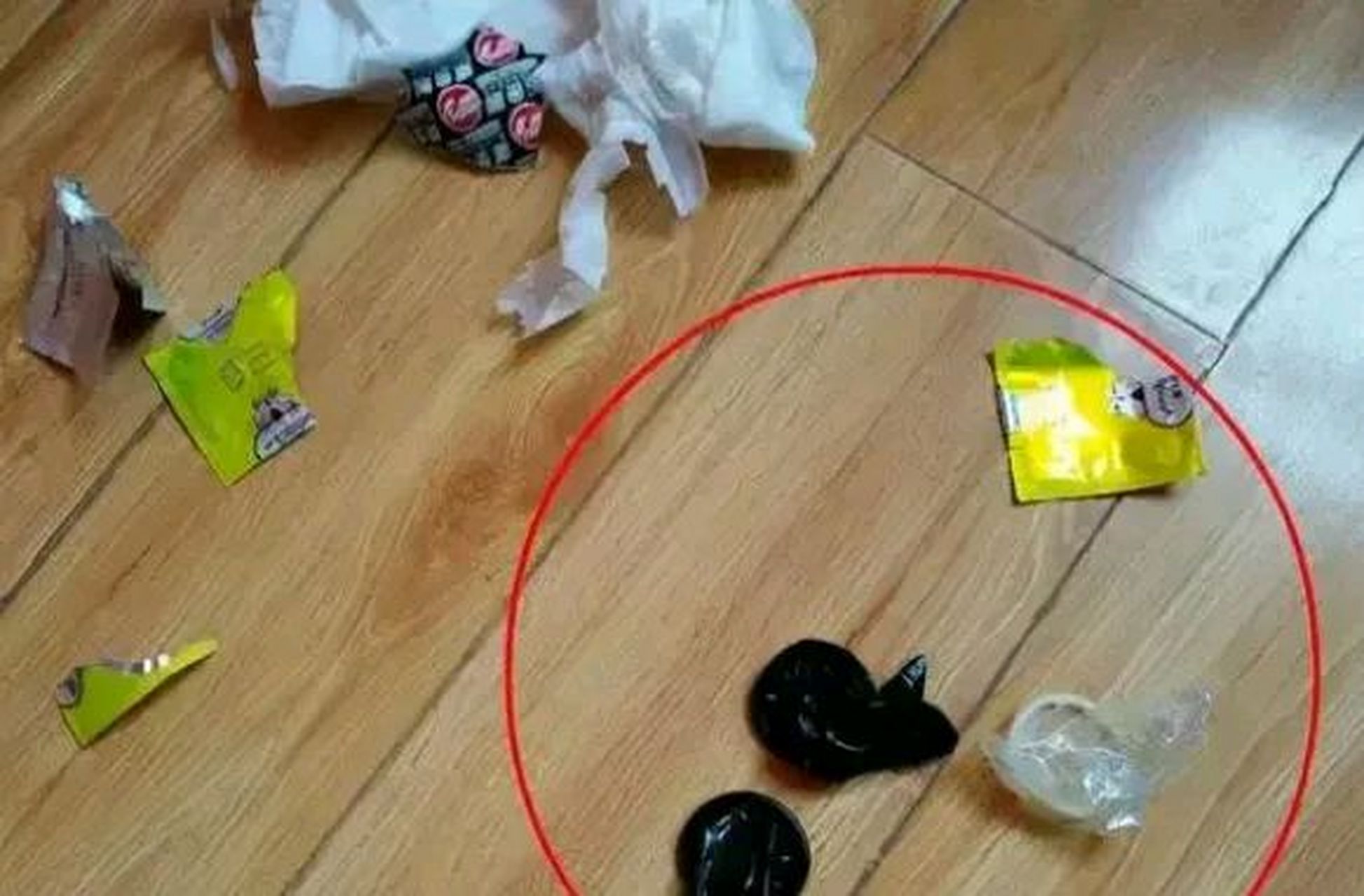 广东珠海一男子,去酒店给朋友送了一盒避孕套,结果自己被判了强奸罪