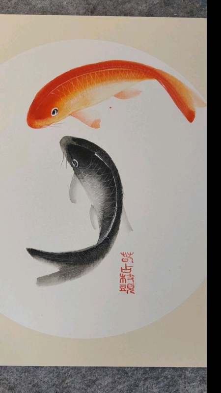 两条鱼不孤单一起画画吧