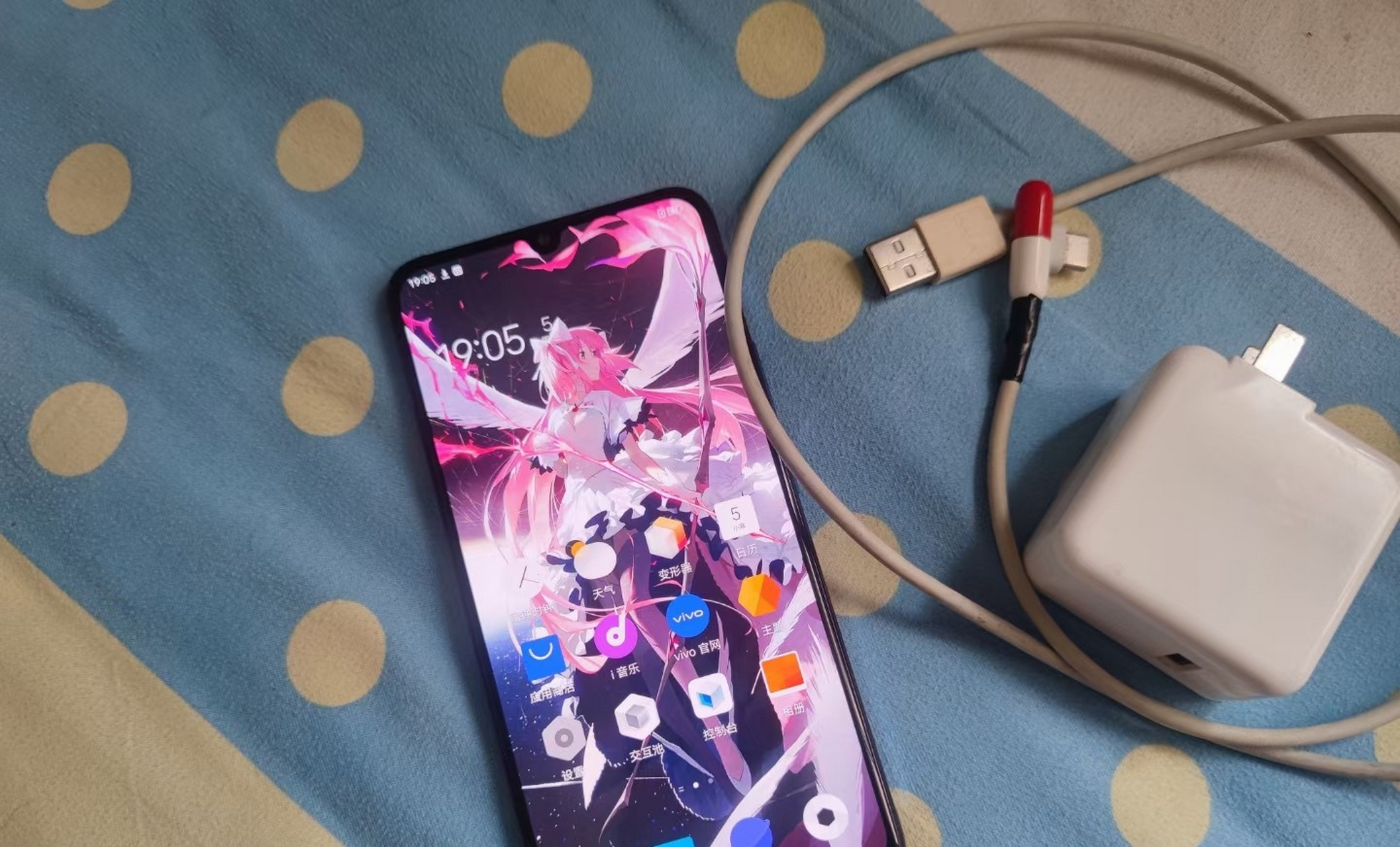 iqooneo855竞速版搭载了一块6.