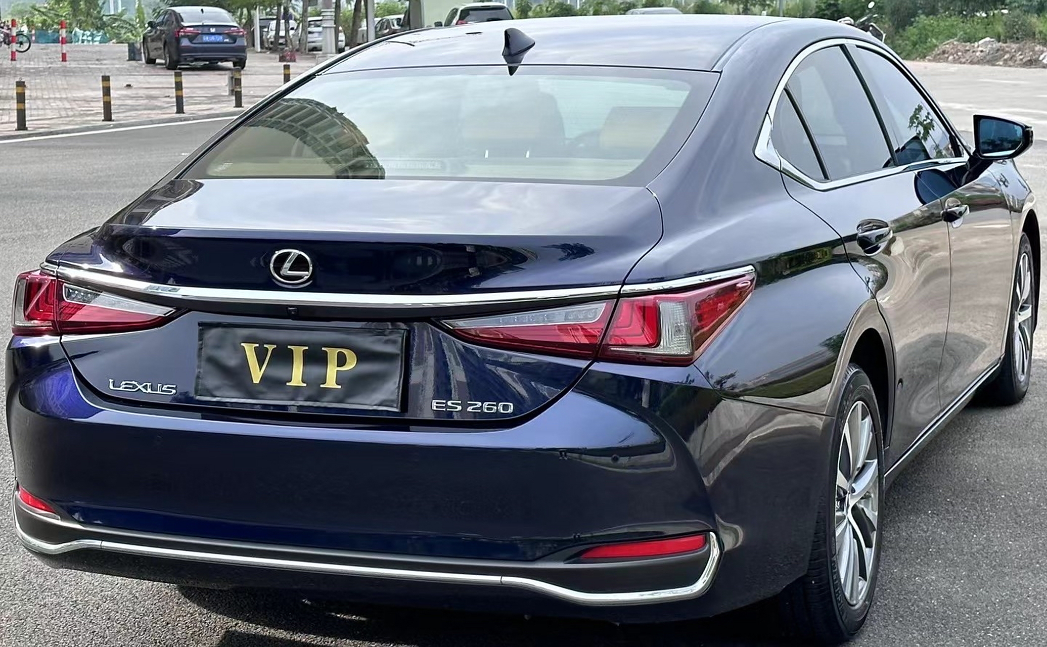 2021年3月上牌  雷克萨斯es260卓越版  一手车  实表行驶13300公里