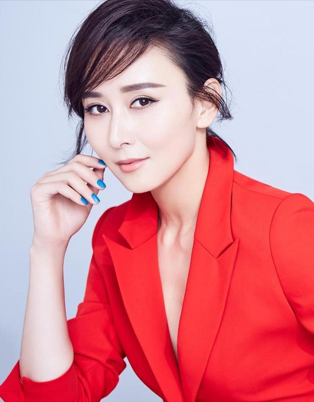 明星壁纸分享—胡静