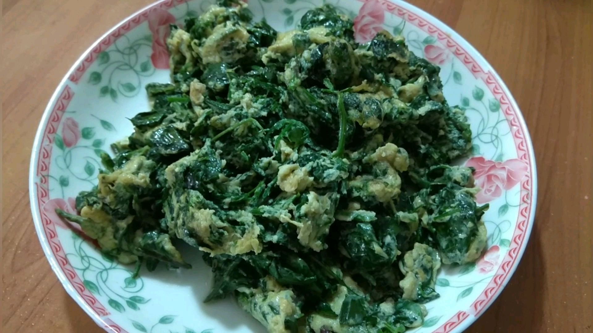 灰菜炒鸡蛋您吃过吗?吃一次灰菜炒鸡蛋,从此爱上了野菜