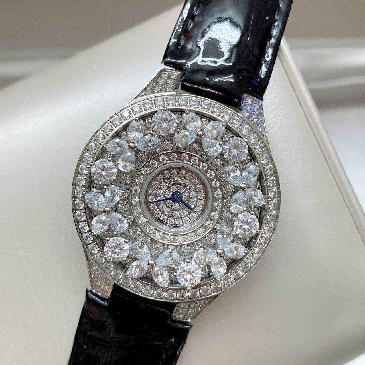 名表赏鉴 格拉夫graff腕表:珠宝之王的璀璨世界  格拉夫graff,这个源