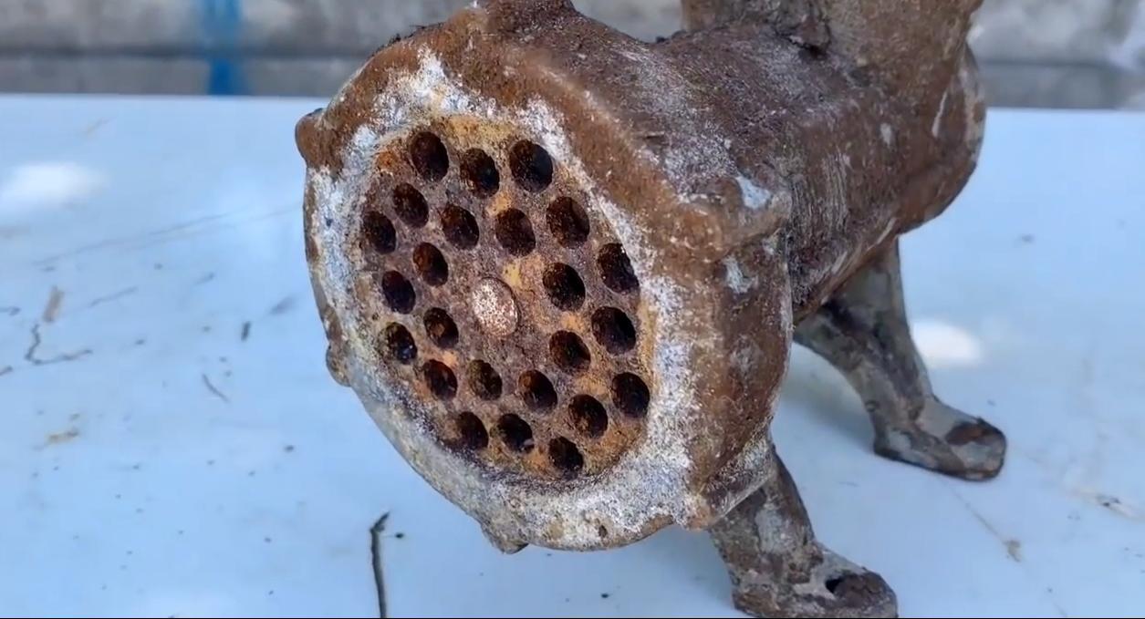 捡到生锈的绞肉机,带回家将其翻新,这技术不服都不行