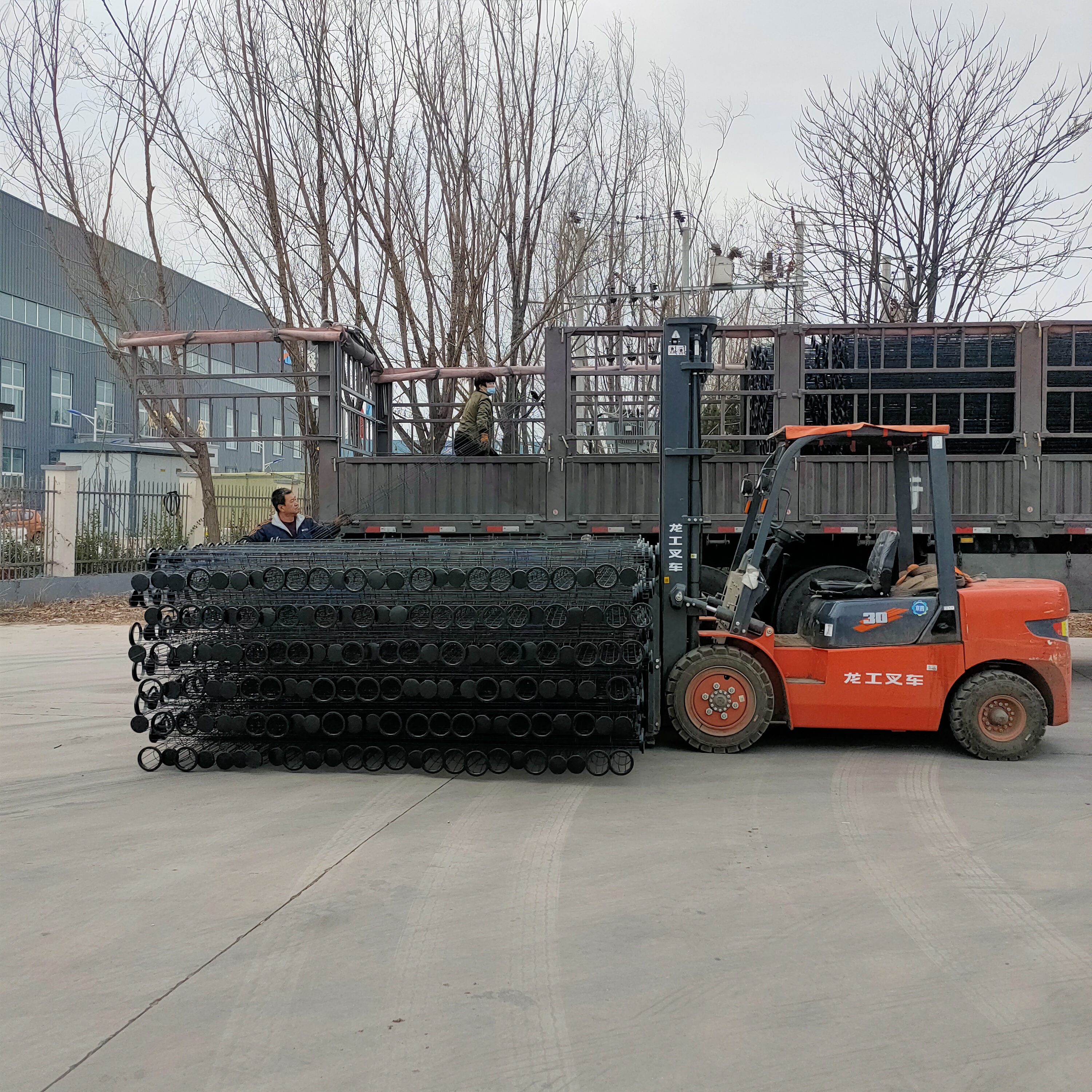 除尘骨架发货现场