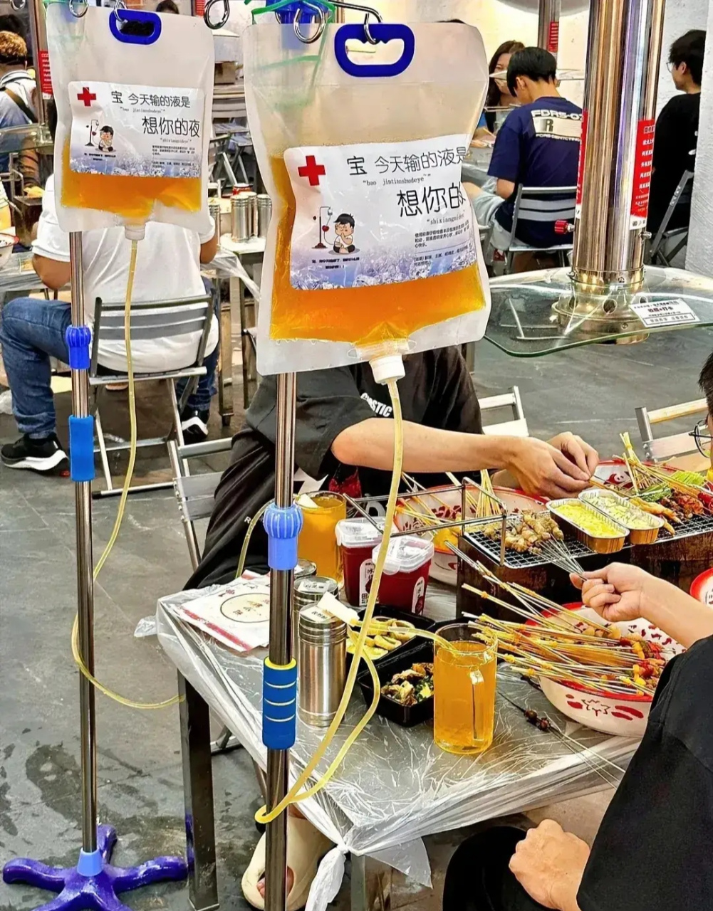 既然这样,啤酒91最后还是输入杯子里,显得画蛇添足,多此一举了吧!