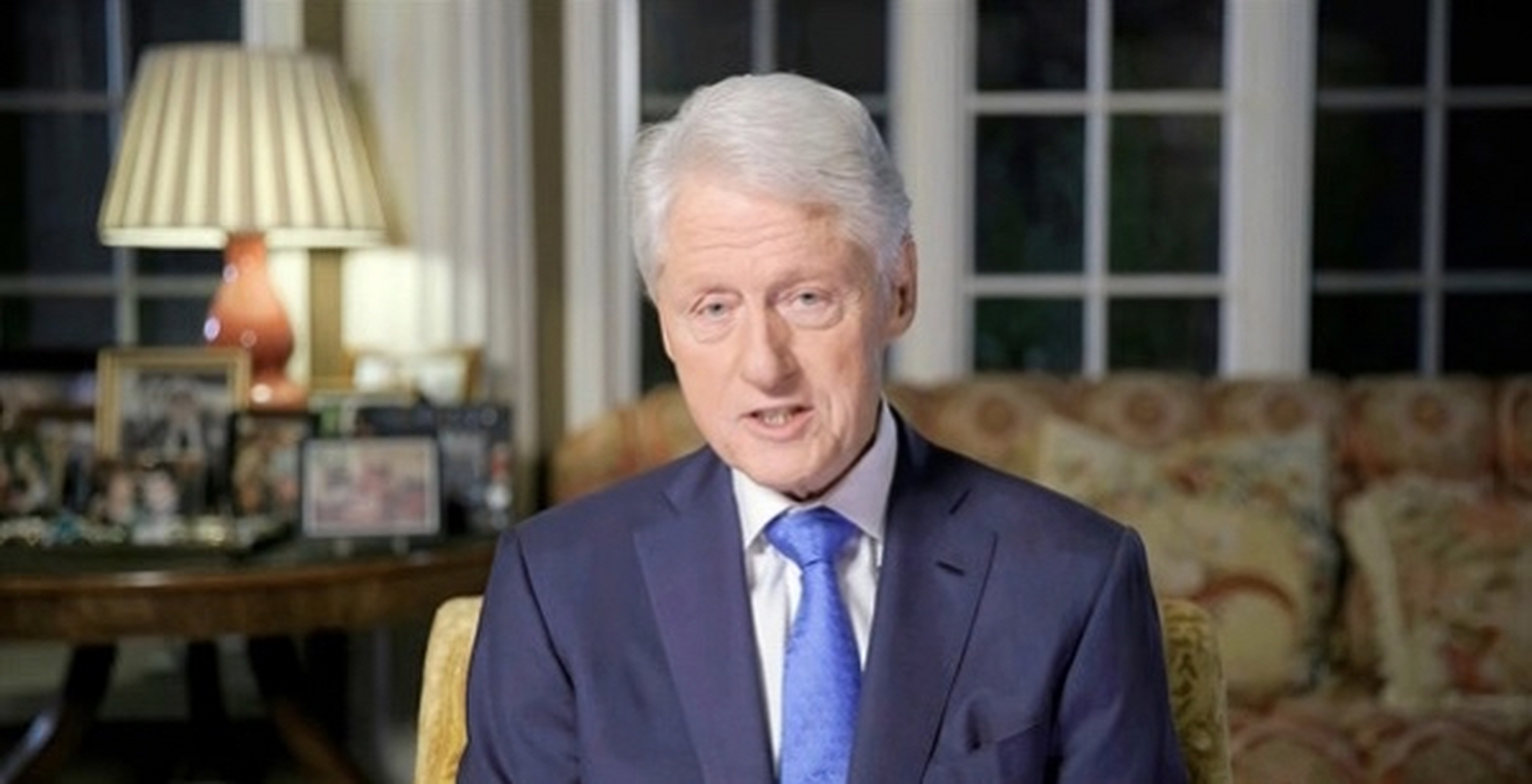 讲个笑话,美国前总统克林顿表示后悔推动乌克兰"无核化",不然俄罗斯就