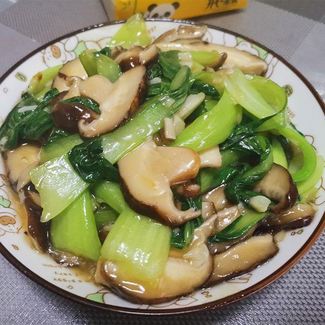 香菇炒青菜,简单方便的家常菜