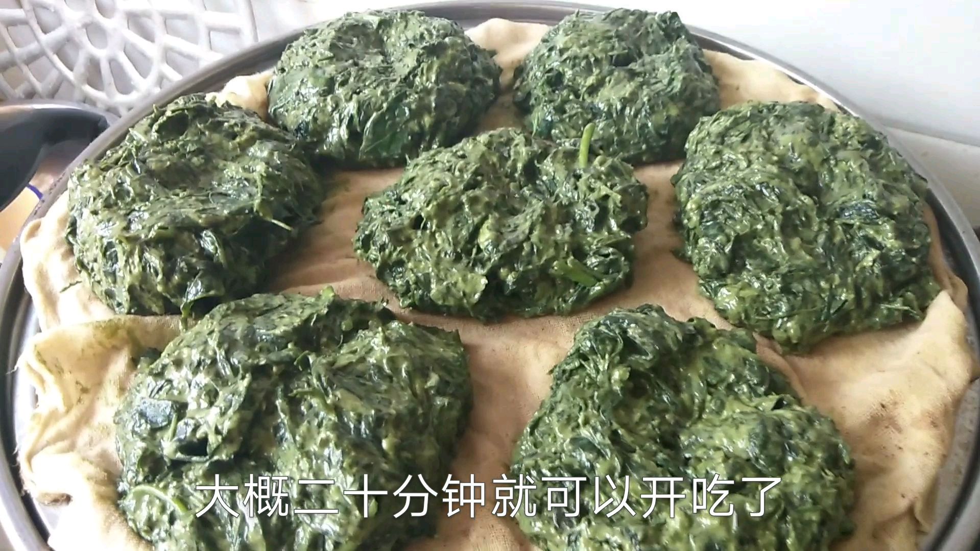 普通的晚饭,不加一滴水,蒸红薯叶窝窝馍,婆婆爱吃孩子喜欢