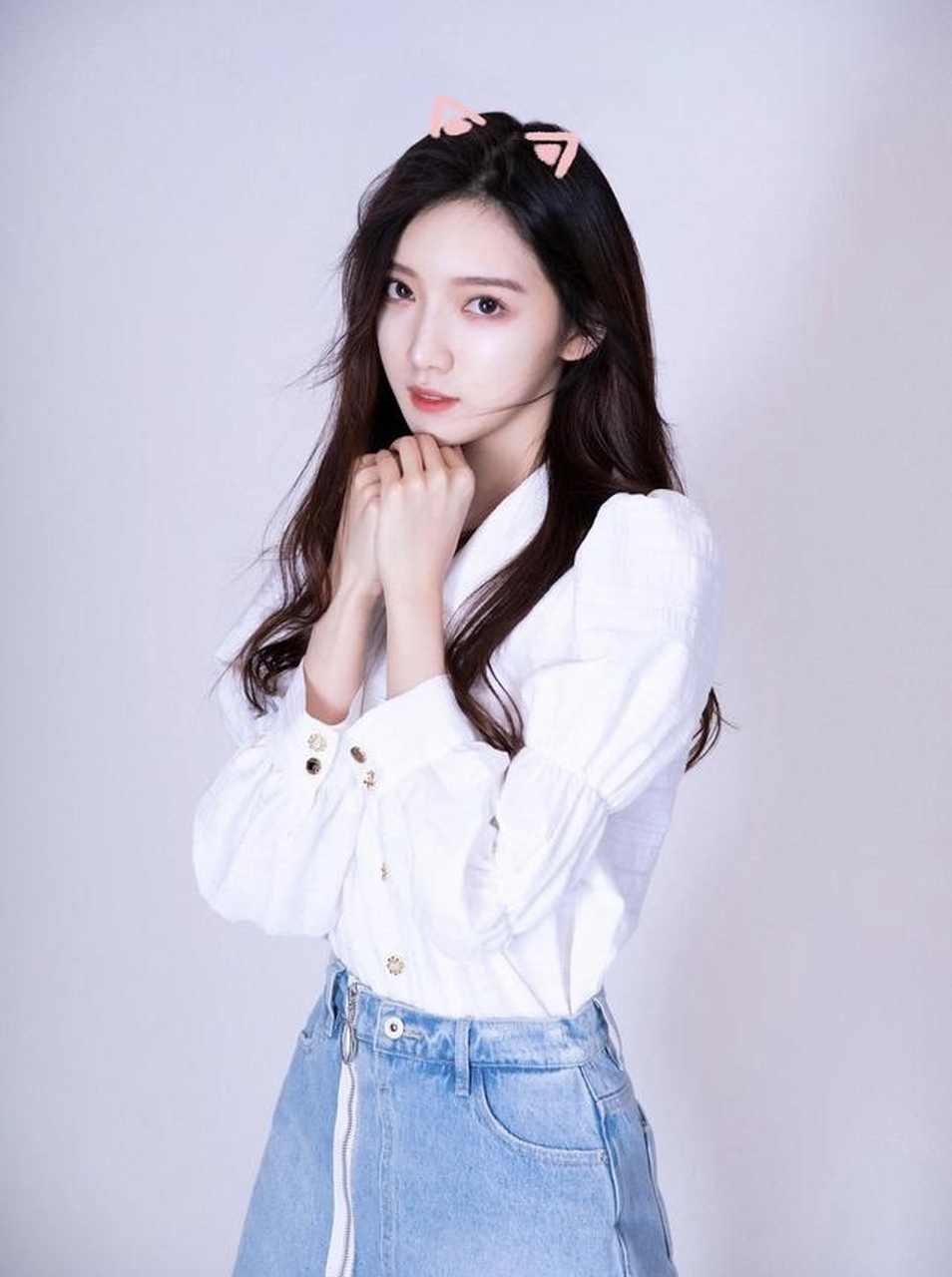 肖雨,1999年11月10日出生于山东省济南市,中国内地影视女演员,毕业于