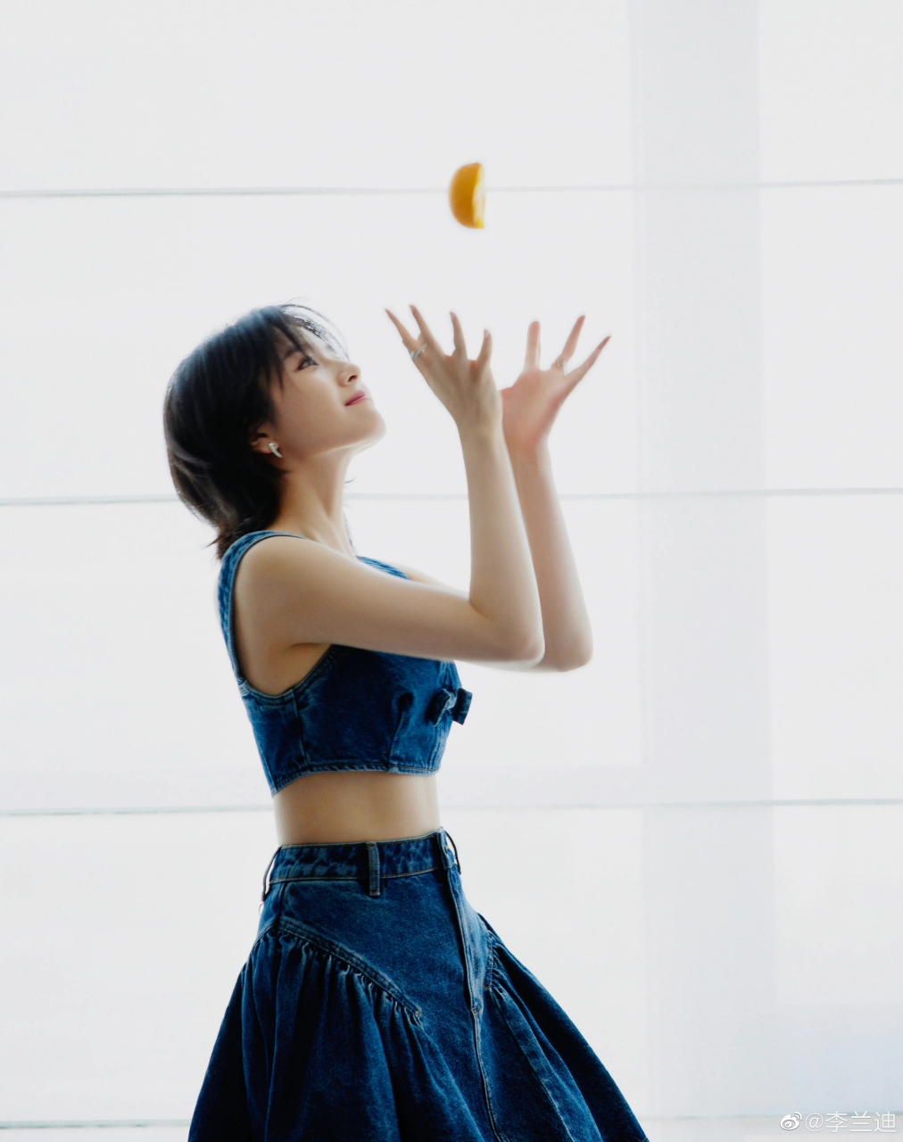 李兰迪晒马甲线 #美女# #娱乐最前沿