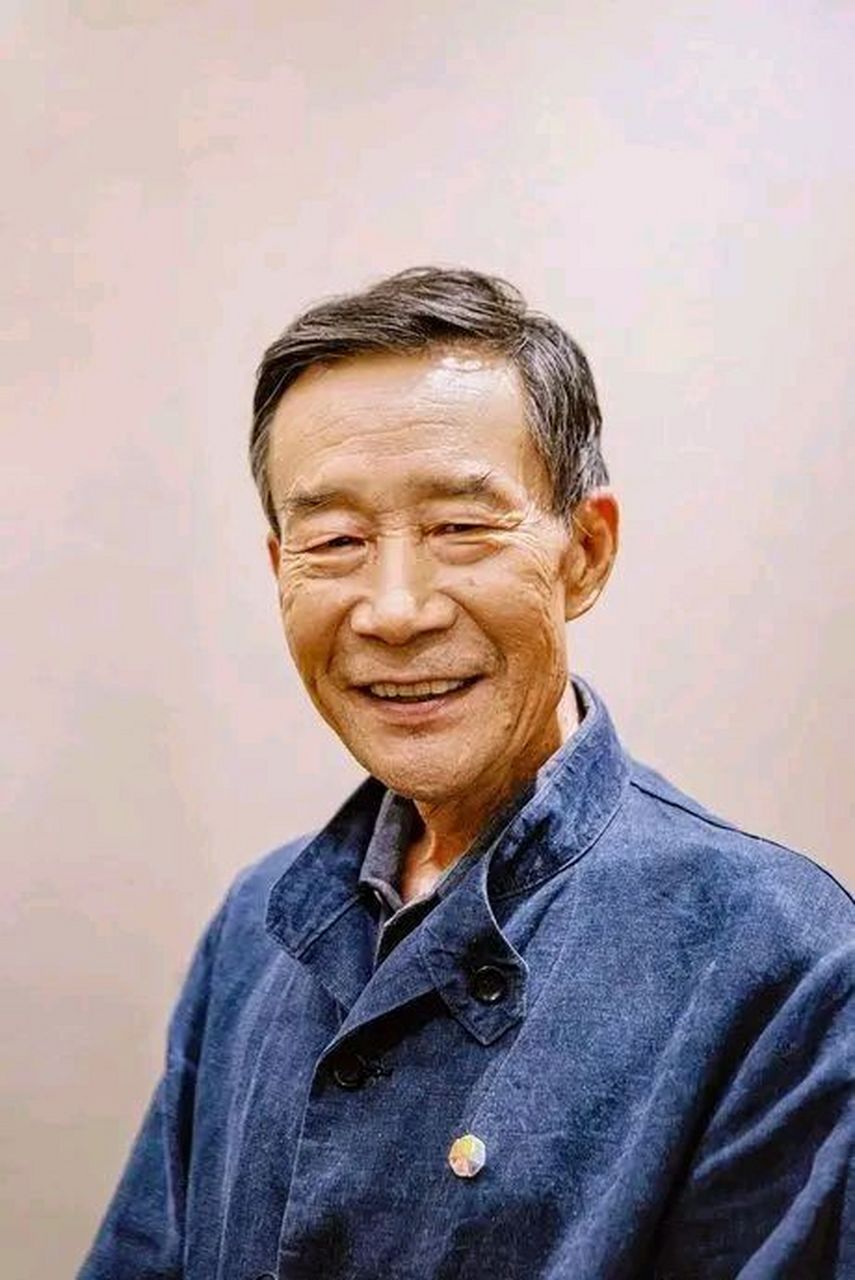 当年,李雪健演完宋江后,拿着34万的片酬兴高采烈地