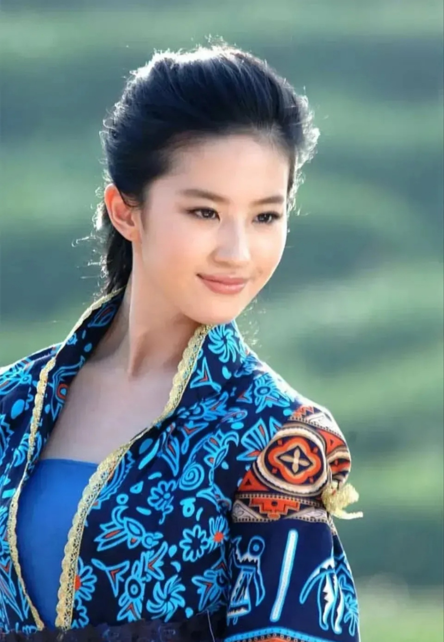 一组刘亦菲姐姐 旗袍 传统少数民族服饰搭配大集展示!