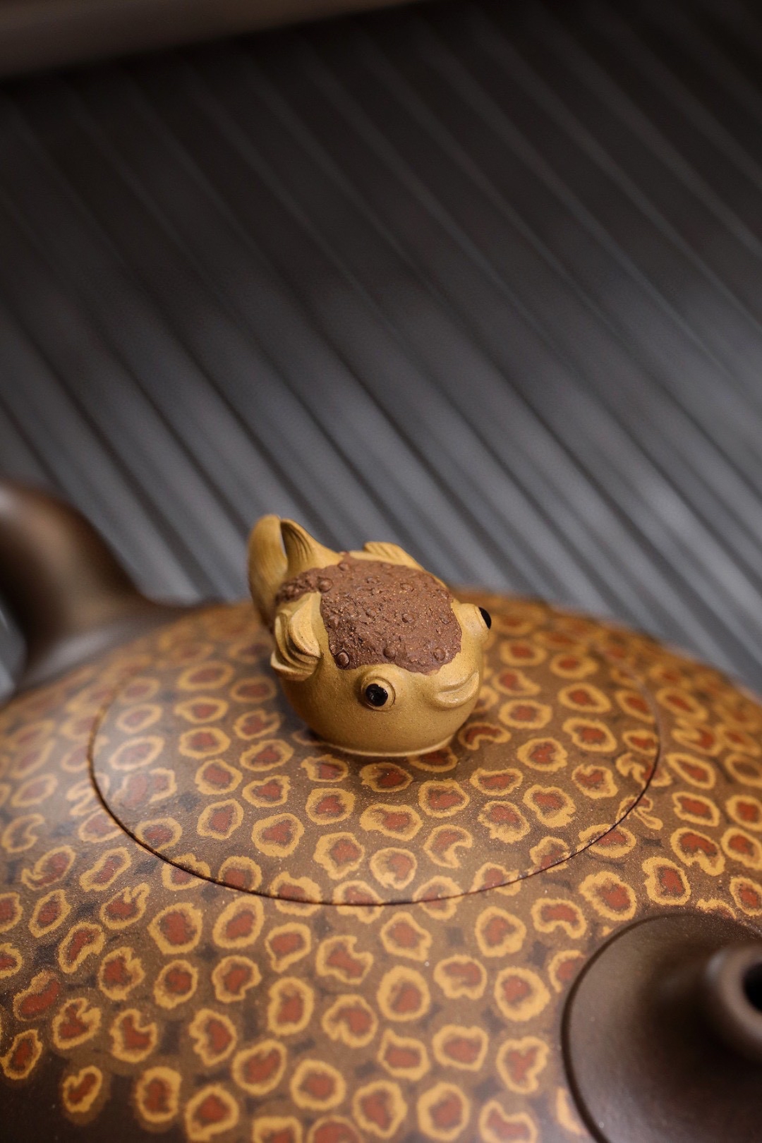 宜兴紫砂壶袁志敏全手工鱼乐壶绞泥250cc