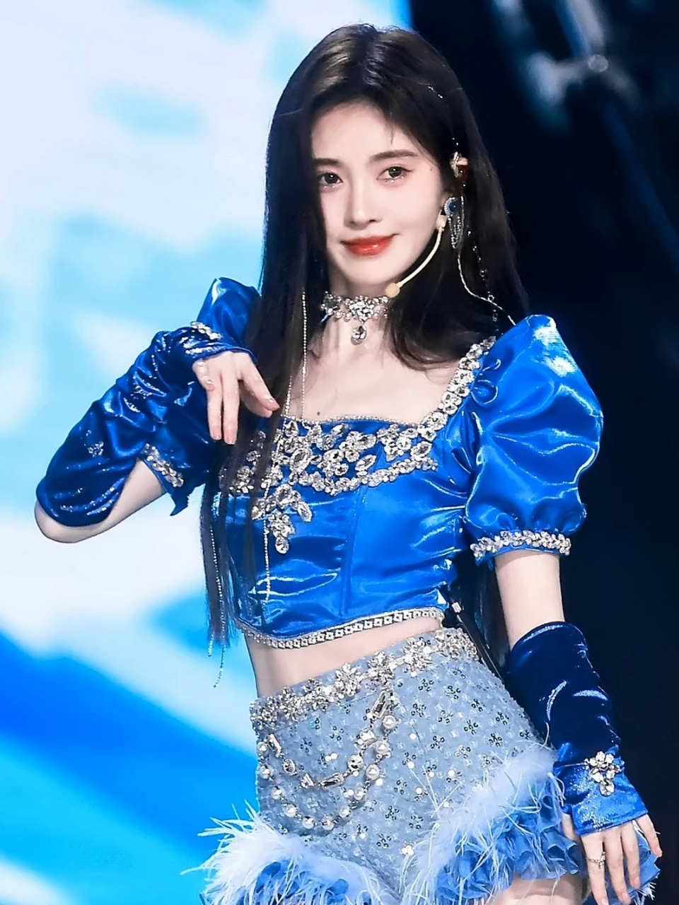 鞠婧祎任黑粉怎么骂她,她都不改风格,绝对没丑照,绝对没绯闻,妆发隔三