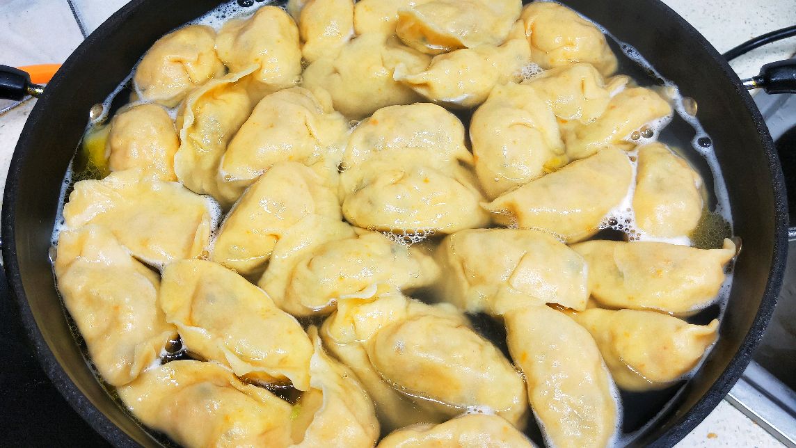 你要的彩色饺子来了试试这个馅不放一点肉好吃又解馋详细又简单