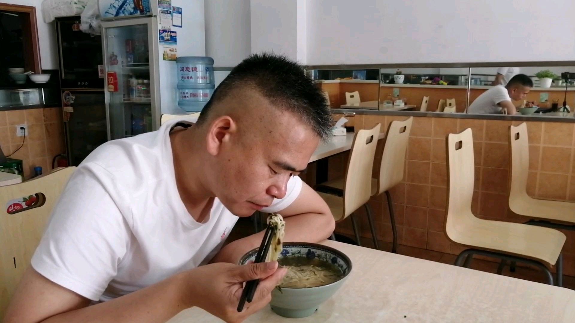 沙县小吃好好干,哥喜欢吃你家8元一碗的雪菜肉丝面