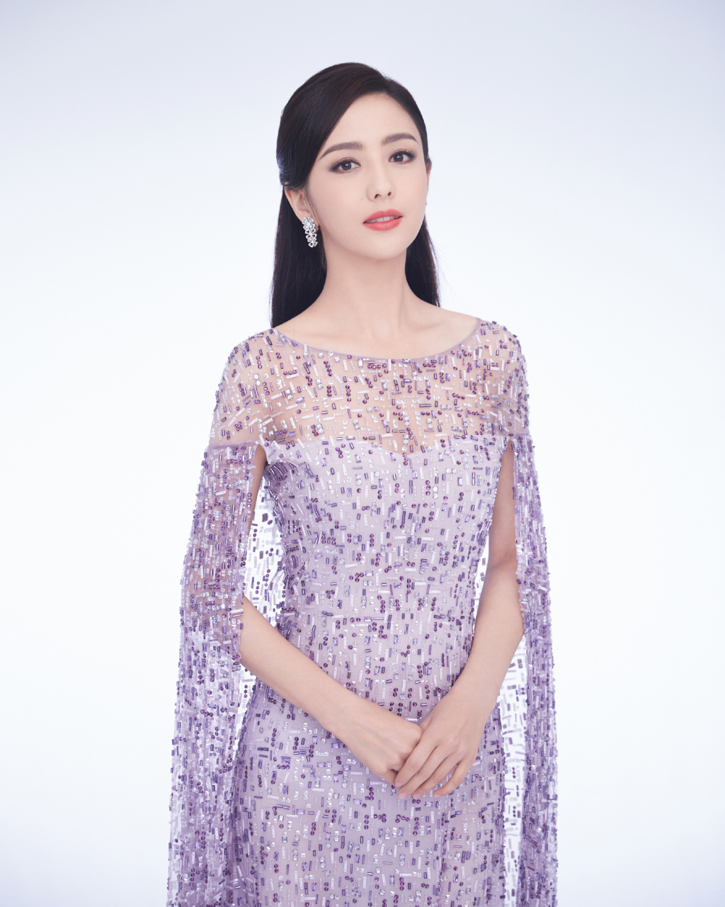 佟丽娅优雅薄纱长裙写真!#佟丽娅# #气质美女