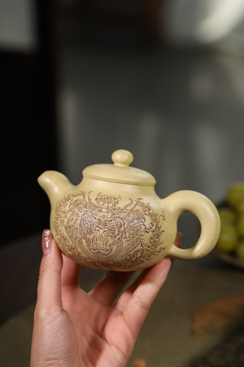 道洪全手工圆珠壶,采用原矿本山绿泥,容量为240cc.